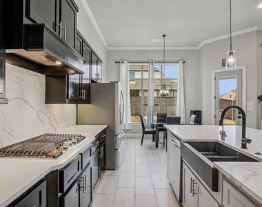 1036 Windy Hill Lane - Photo Thumbnail 10