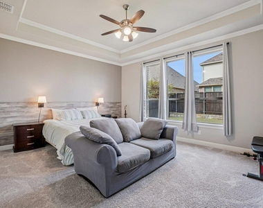 1036 Windy Hill Lane - Photo Thumbnail 13