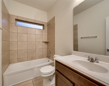 1208 Villa Paloma Boulevard - Photo Thumbnail 4