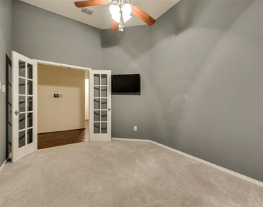 1208 Villa Paloma Boulevard - Photo Thumbnail 6
