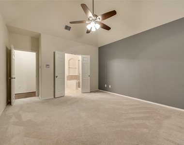 1208 Villa Paloma Boulevard - Photo Thumbnail 18