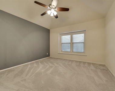 1208 Villa Paloma Boulevard - Photo Thumbnail 17