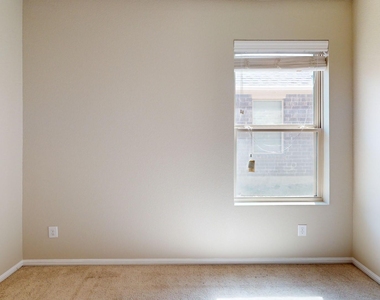 6204 Painswick Drive - Photo Thumbnail 17