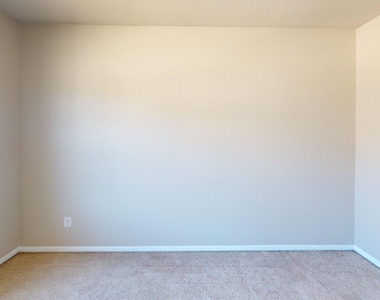 6204 Painswick Drive - Photo Thumbnail 10