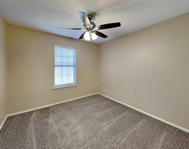 1112 Colony Street - Photo Thumbnail 13