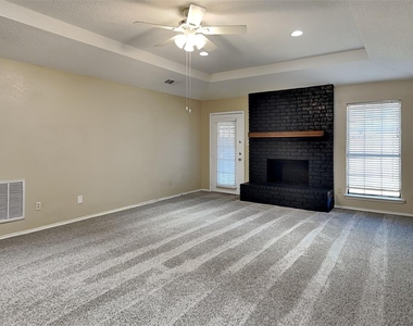 1112 Colony Street - Photo Thumbnail 1