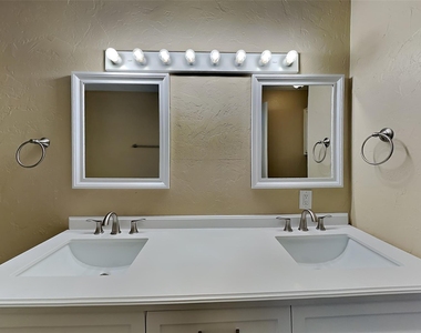 1112 Colony Street - Photo Thumbnail 9