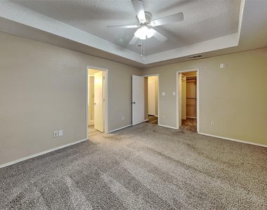 1112 Colony Street - Photo Thumbnail 7