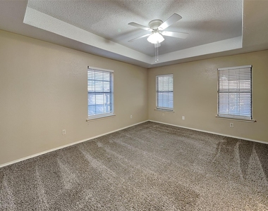1112 Colony Street - Photo Thumbnail 8