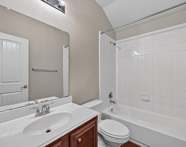 14911 Riverside Drive - Photo Thumbnail 8