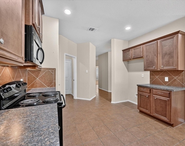 14911 Riverside Drive - Photo Thumbnail 3