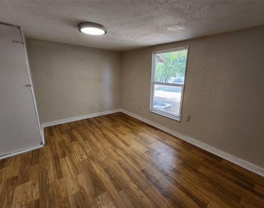 508 Acme Street - Photo Thumbnail 8