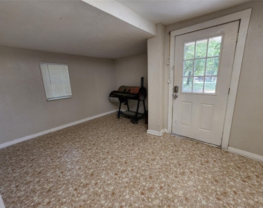 508 Acme Street - Photo Thumbnail 4