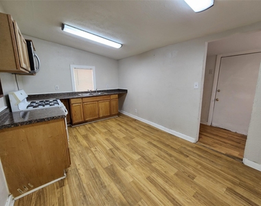 508 Acme Street - Photo Thumbnail 9
