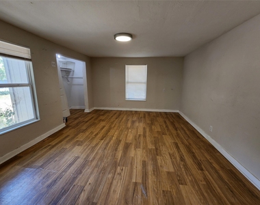 508 Acme Street - Photo Thumbnail 5