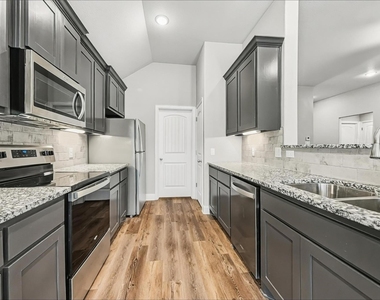 2816 Orchid Drive - Photo Thumbnail 5