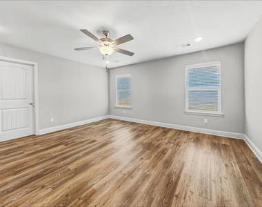 2816 Orchid Drive - Photo Thumbnail 7