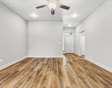 2816 Orchid Drive - Photo Thumbnail 2