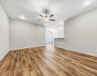 2816 Orchid Drive - Photo Thumbnail 3