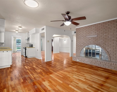 2801 Clover Valley Drive - Photo Thumbnail 5