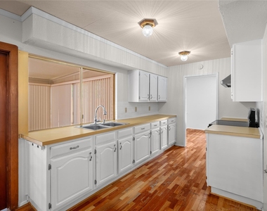 2801 Clover Valley Drive - Photo Thumbnail 3