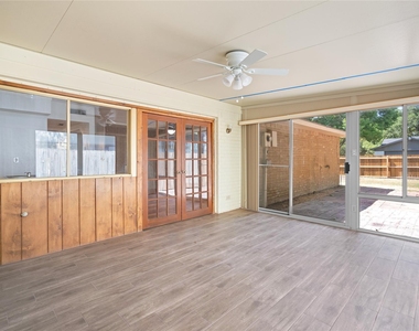2801 Clover Valley Drive - Photo Thumbnail 14