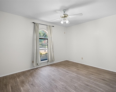 2801 Clover Valley Drive - Photo Thumbnail 8