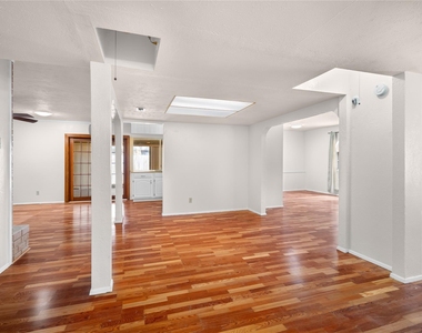 2801 Clover Valley Drive - Photo Thumbnail 7