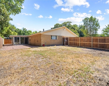 2801 Clover Valley Drive - Photo Thumbnail 15