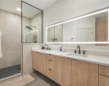 7336 Flyers Way - Photo Thumbnail 16