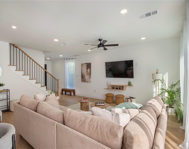 7336 Flyers Way - Photo Thumbnail 4