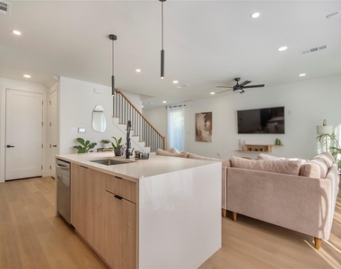 7336 Flyers Way - Photo Thumbnail 9
