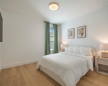 7336 Flyers Way - Photo Thumbnail 19