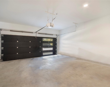7336 Flyers Way - Photo Thumbnail 25