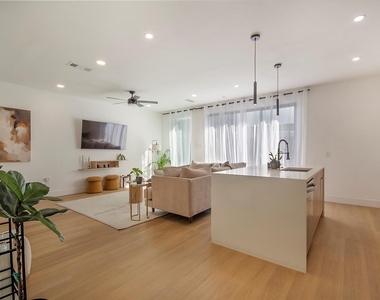 7336 Flyers Way - Photo Thumbnail 6