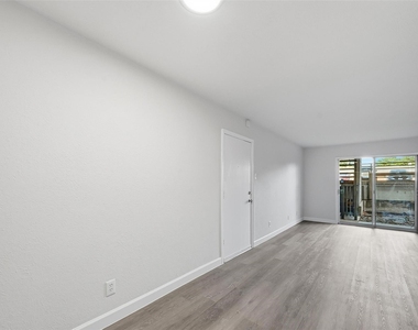 4859 Cedar Springs Road - Photo Thumbnail 16