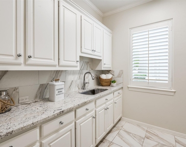 6526 Star Creek - Photo Thumbnail 21