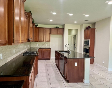 6165 Larkspur Lane - Photo Thumbnail 3