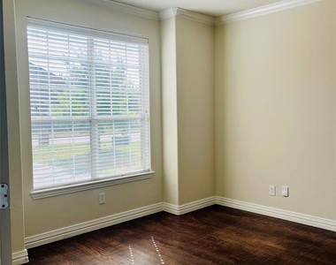 6165 Larkspur Lane - Photo Thumbnail 27