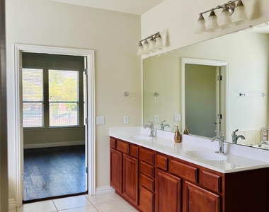 6165 Larkspur Lane - Photo Thumbnail 23