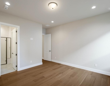 2328 Long Ship Lane - Photo Thumbnail 19