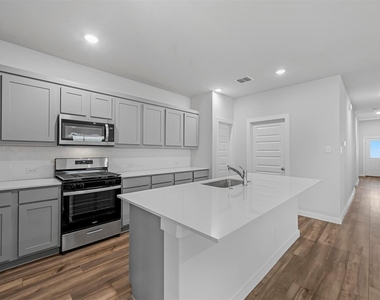 605 Wild Goose Lane - Photo Thumbnail 3