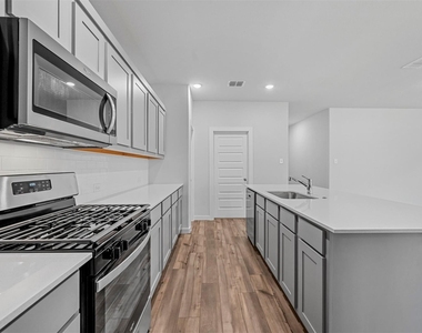 605 Wild Goose Lane - Photo Thumbnail 8