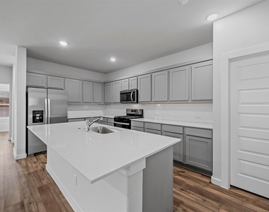 605 Wild Goose Lane - Photo Thumbnail 2