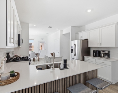 1121 Western Yarrow Avenue - Photo Thumbnail 14