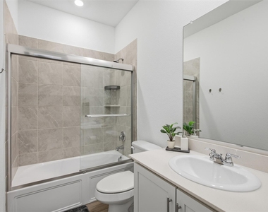 1121 Western Yarrow Avenue - Photo Thumbnail 6
