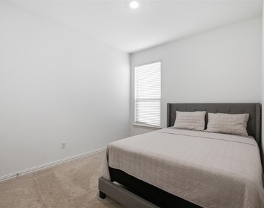 1121 Western Yarrow Avenue - Photo Thumbnail 8