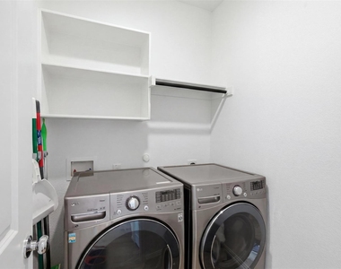 1121 Western Yarrow Avenue - Photo Thumbnail 9