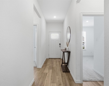 1121 Western Yarrow Avenue - Photo Thumbnail 3
