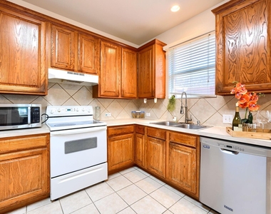 3912 Releigh Court - Photo Thumbnail 8